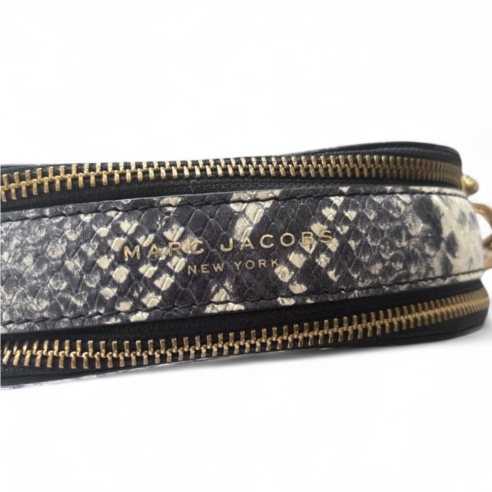 Marc Jacobs Shutter snakeskin-embossed leather crossbody bag. - Picture 9 of 9